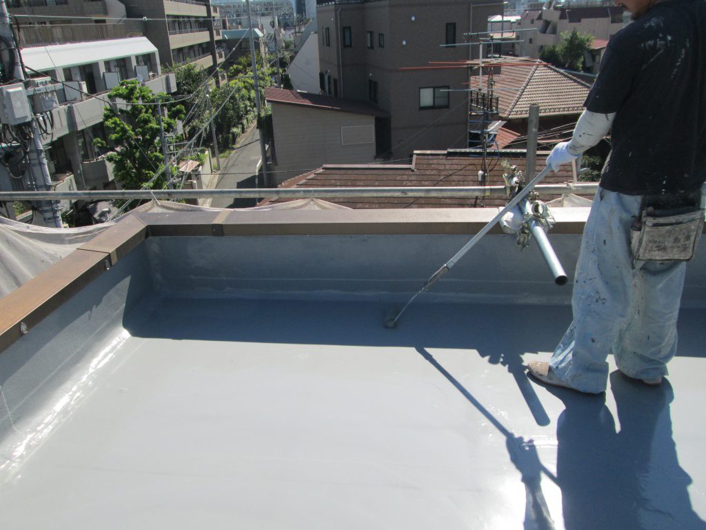 屋根防水の塗料はシリコン・ウレタン？悩んだら業者に相談すべき！